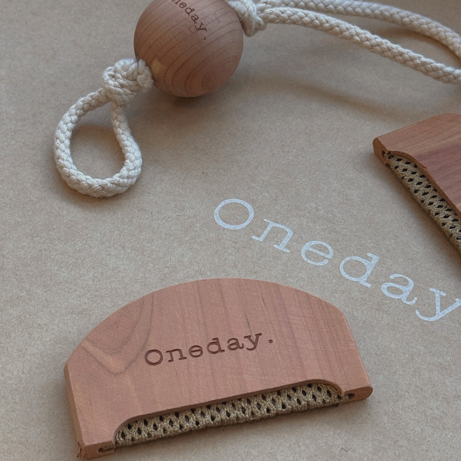 Cedar Wood Lint Remover