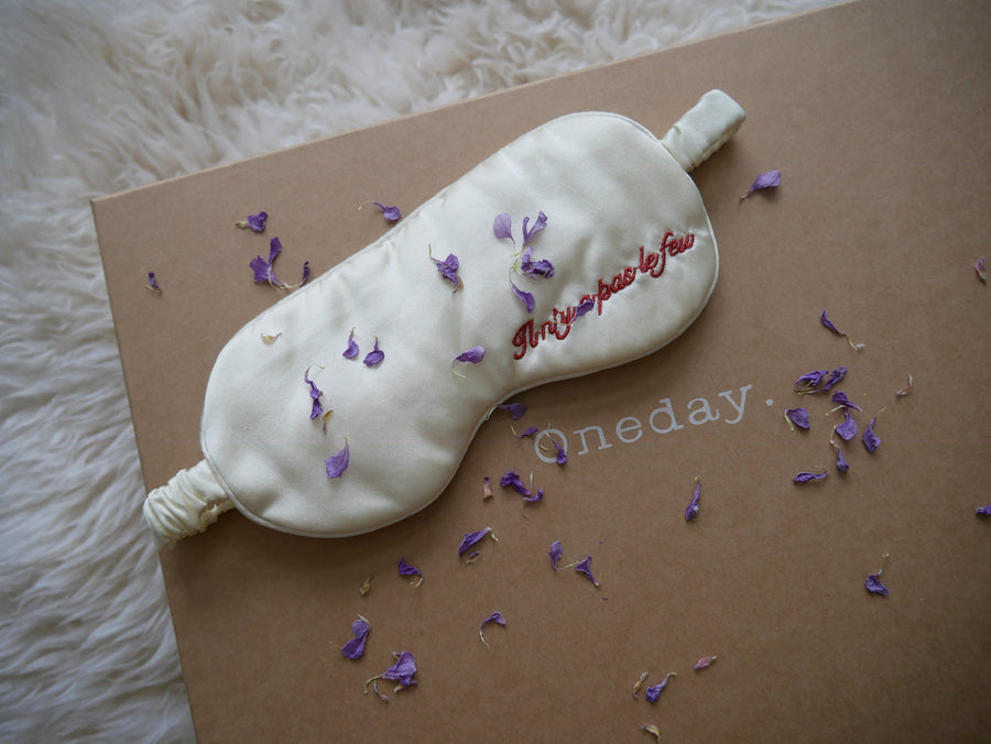 Eye Mask Ivoire/Forbidden Red